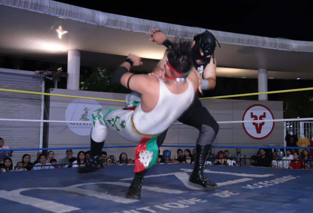 $!Festeja Súper Ángel sus 40 años de trayectoria con función luchística con causa