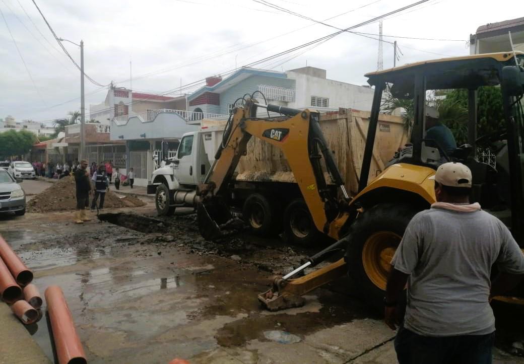 $!Tras múltiples reportes y quejas, rehabilitan alcantarillado en Sembradores de Amistad, en Mazatlán