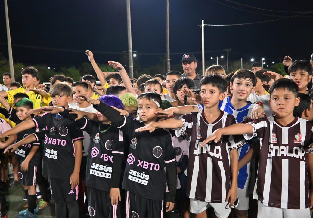 $!¡Encienden las emociones! Inauguran torneos estatales de futbol en Mazatlán