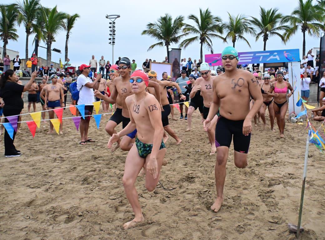 $!Más de 200 nadadores participan en la segunda puntuable de aguas abiertas en Mazatlán