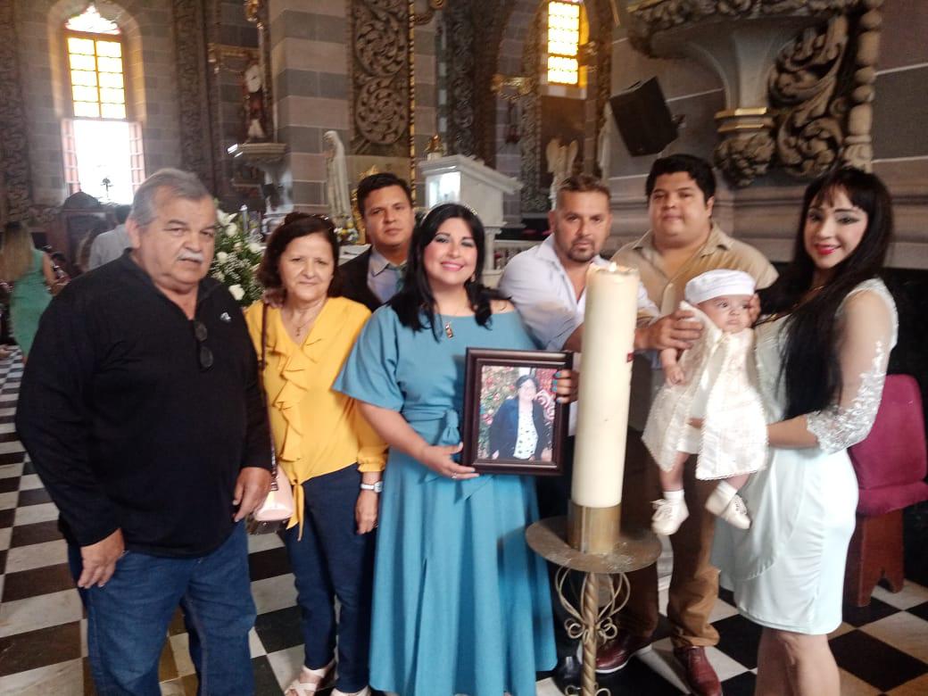 $!Miguel Ángel Rodríguez, Irma Millán, Gerardo Venegas, Miguel Ángel Rodríguez Lomelí, Francisco Rivera, María Julieta Rodríguez Lomelí, el pequeño André y Rosa Alicia León.