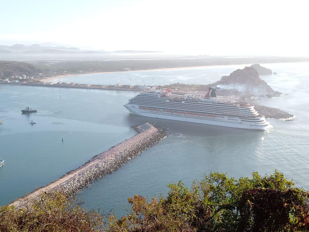 $!#FOTOS | Arriba a Mazatlán el crucero Carnival Panorama