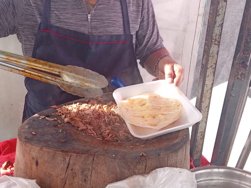 $!95 años y tres generaciones mantienen a taquería de Mazatlán en el gusto de comensales