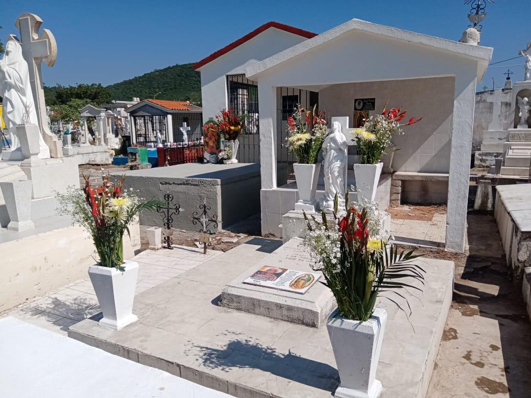 $!Tranquilo, Día de los Angelitos en el panteón municipal de Rosario