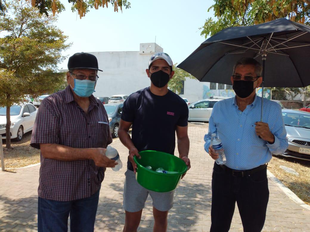 $!‘La vacuna nos da esperanza’, dice Fanny, quien ha pasado la pandemia recluida en casa