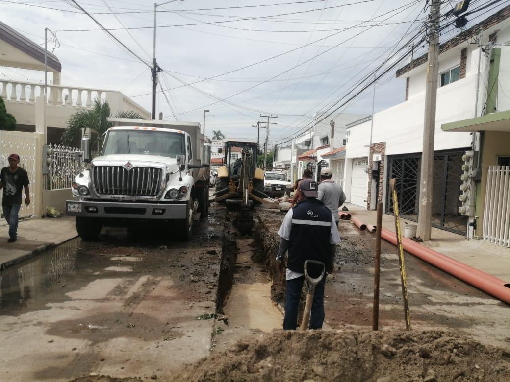 $!Tras múltiples reportes y quejas, rehabilitan alcantarillado en Sembradores de Amistad, en Mazatlán
