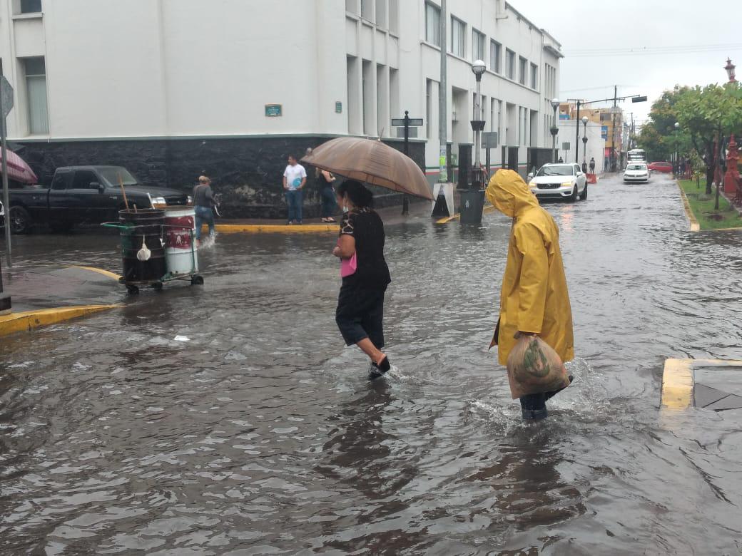 $!Las lluvias provocadas por la tormenta Enrique paralizan a Mazatlán