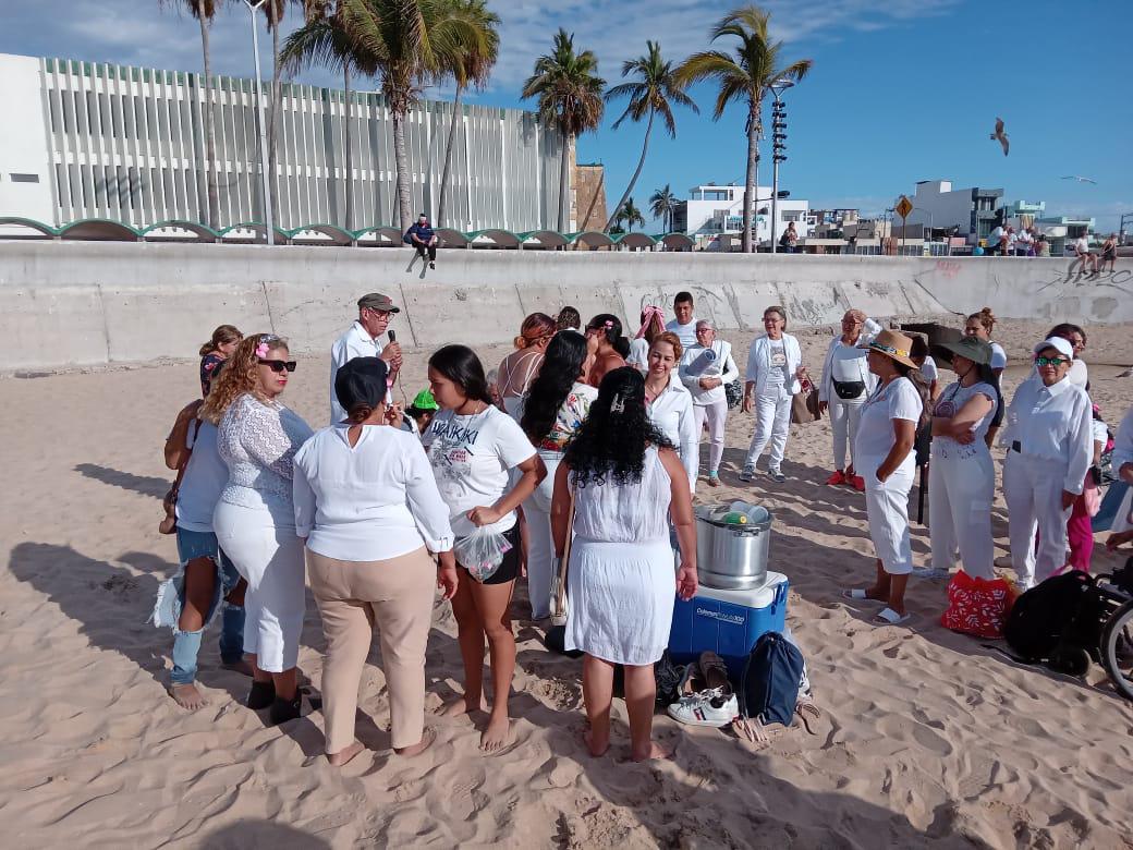 $!Se conectan con la naturaleza en ceremonia para recibir el Equinoccio de Primavera en Mazatlán