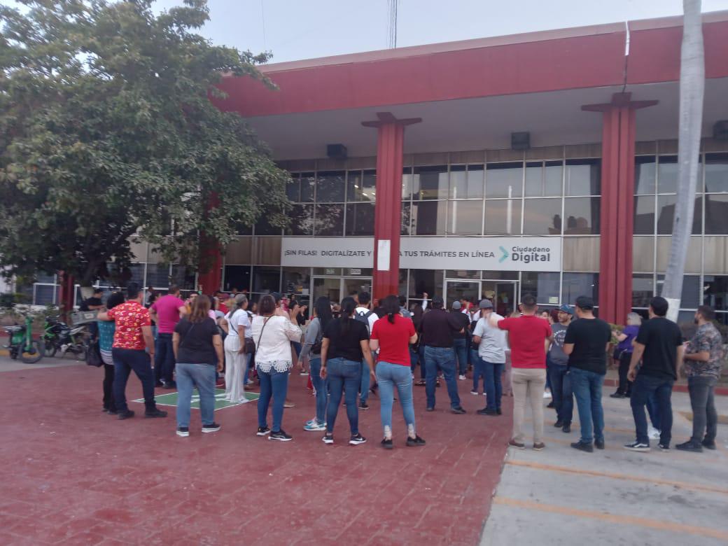 $!Se realizan elecciones del Stase en Mazatlán entre amenazas y agresiones físicas