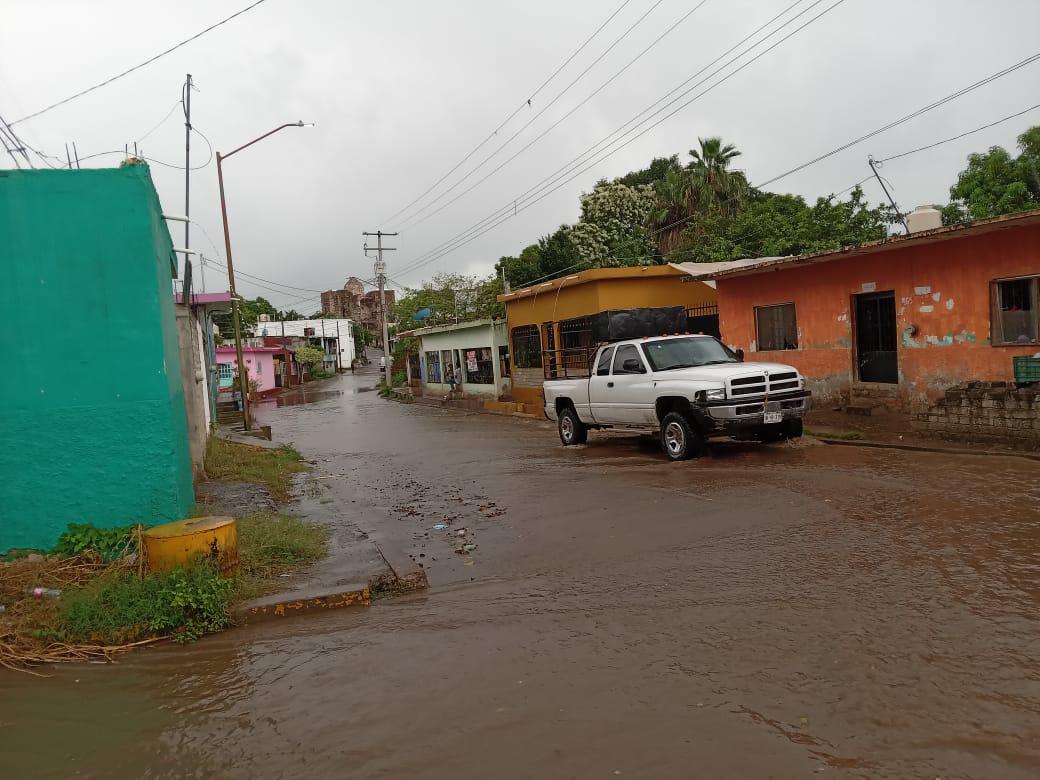 $!Se registra breve ‘aguacero’ en Rosario