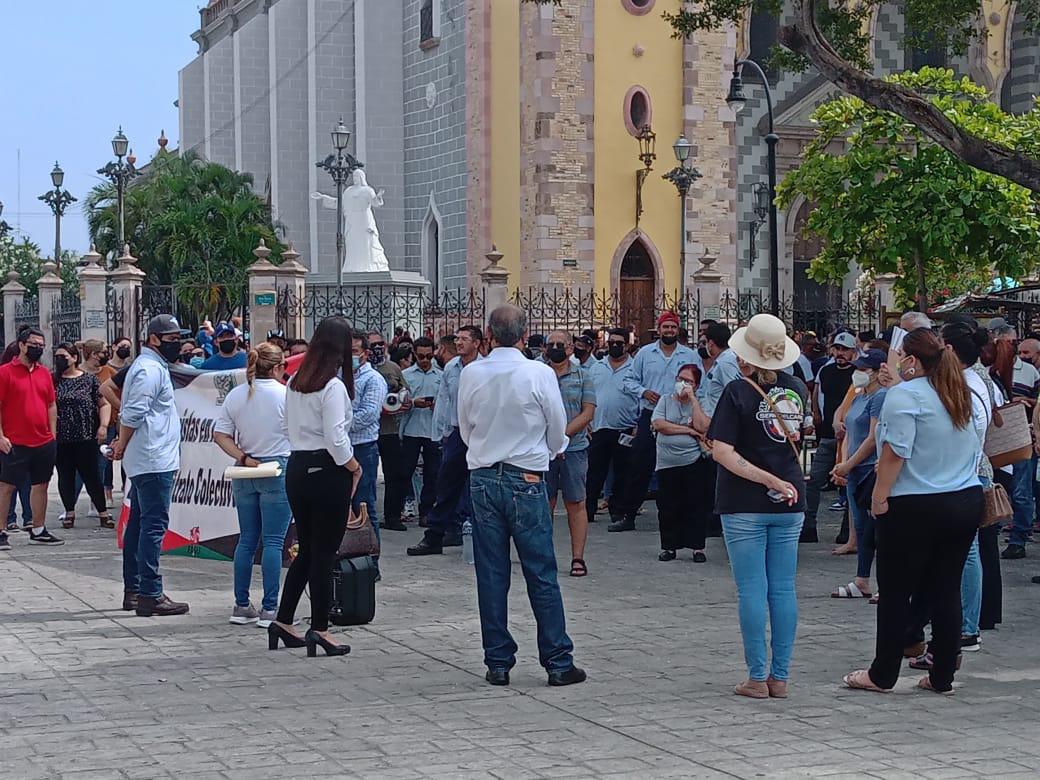 $!Personal de Telmex en Mazatlán exige respeto al derecho de su jubilación