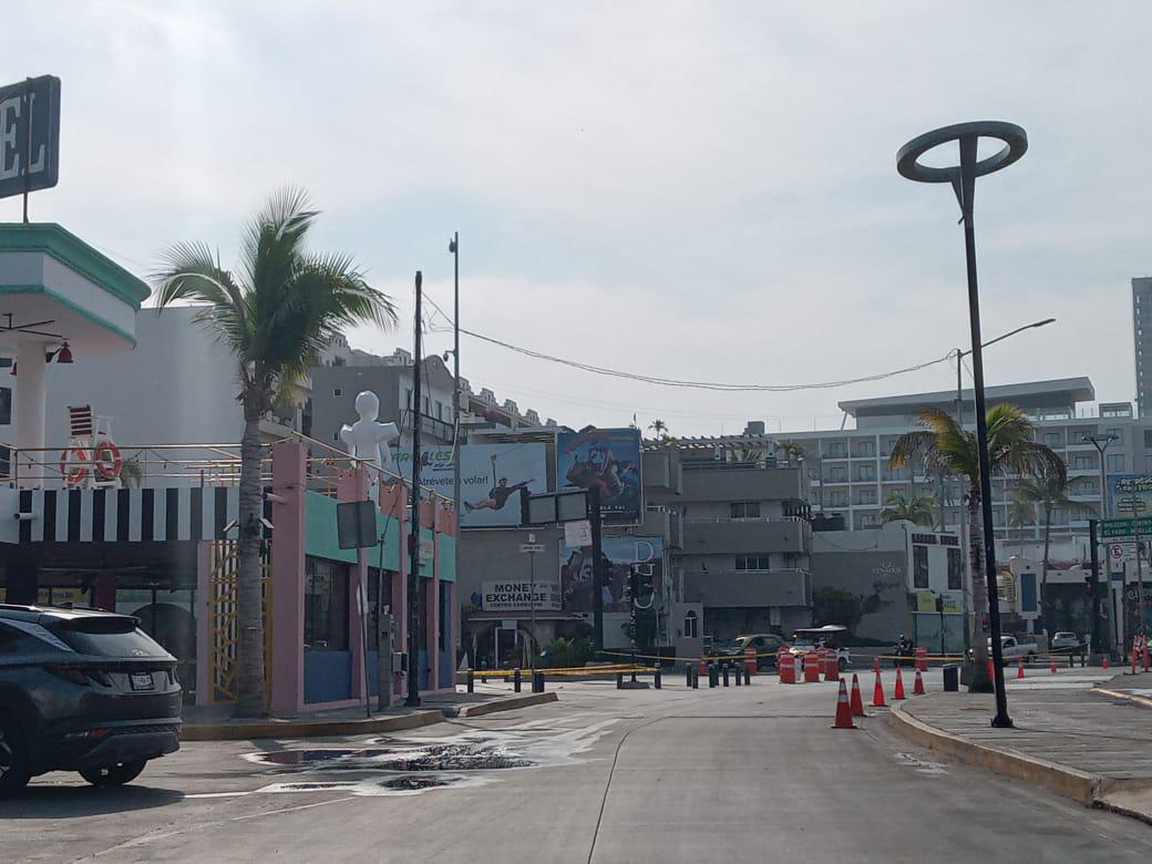 $!Inicia Par Vial en avenida Playa Gaviotas para agilizar circulación en la Zona Dorada de Mazatlán
