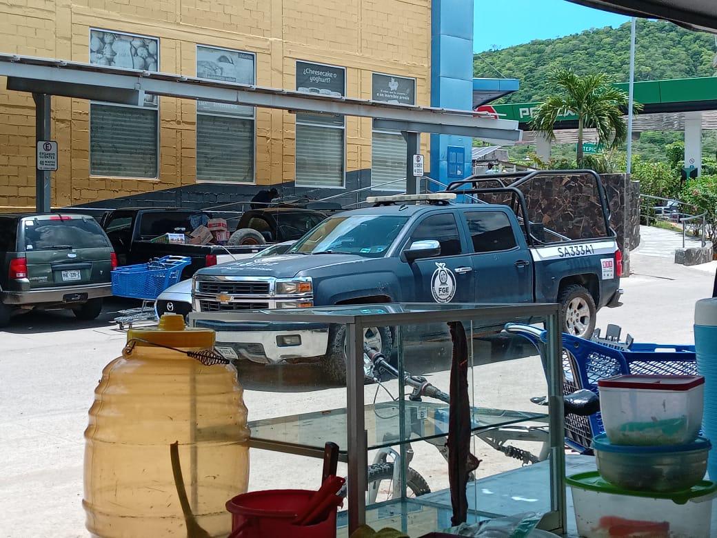 $!Familias de la sierra de Rosario bajan por provisiones