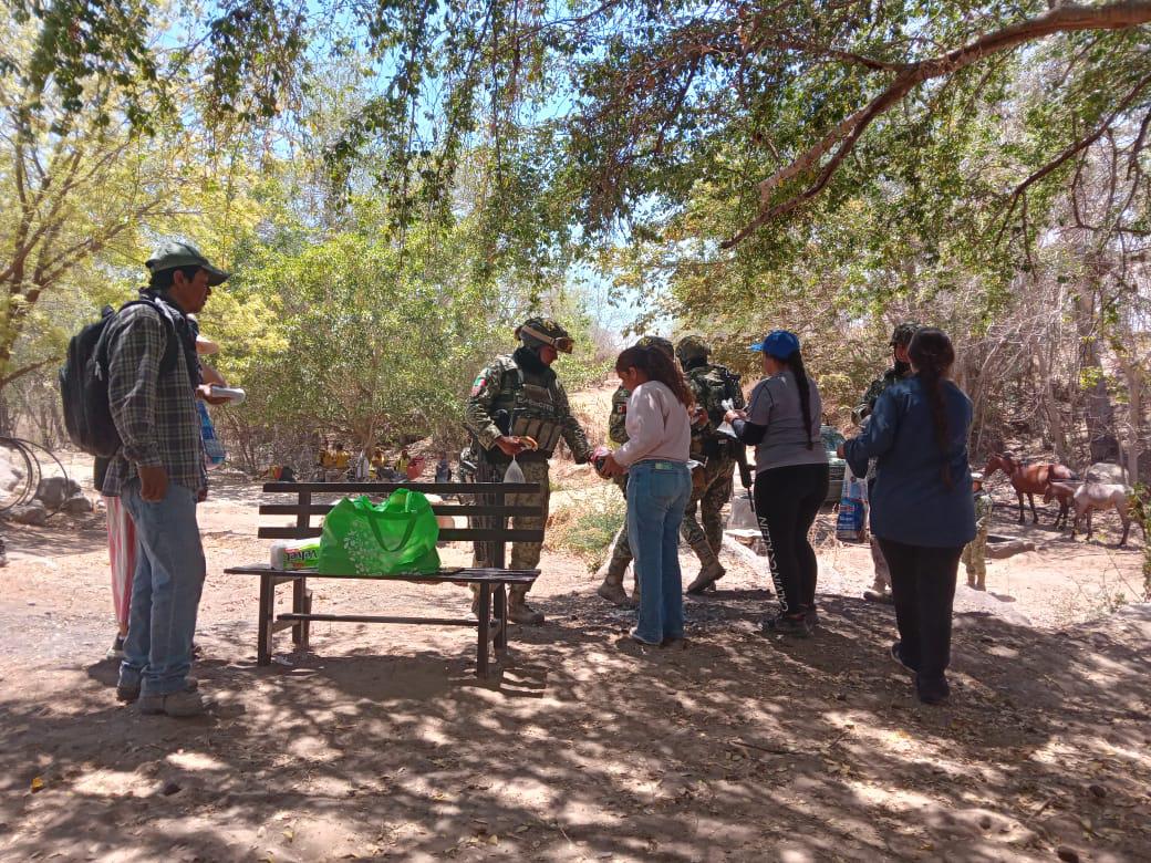 $!‘Muy fuerte el humo, teníamos miedo hasta de no despertar’, expresan vecinos de Balamo