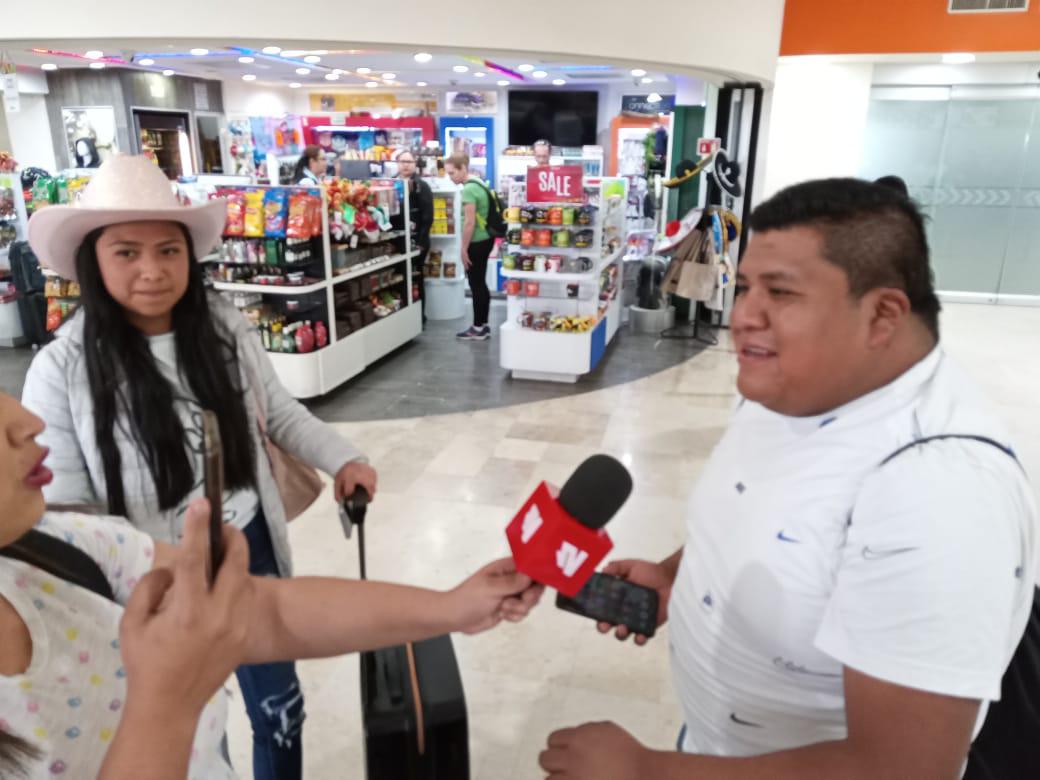 $!Arriban turistas al Aeropuerto de Mazatlán para disfrutar del Carnaval
