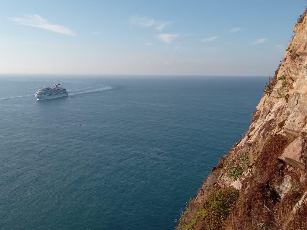 $!Arriban a Mazatlán dos cruceros con más de 10 mil turistas y tripulantes