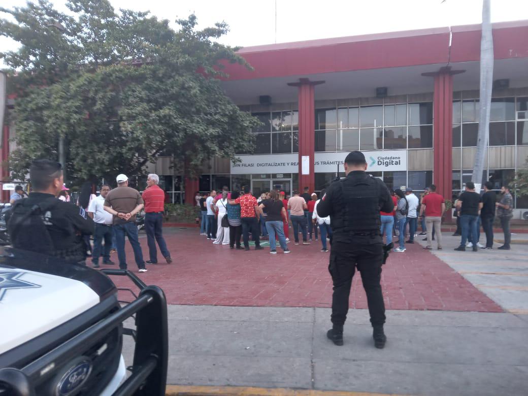$!Se realizan elecciones del Stase en Mazatlán entre amenazas y agresiones físicas