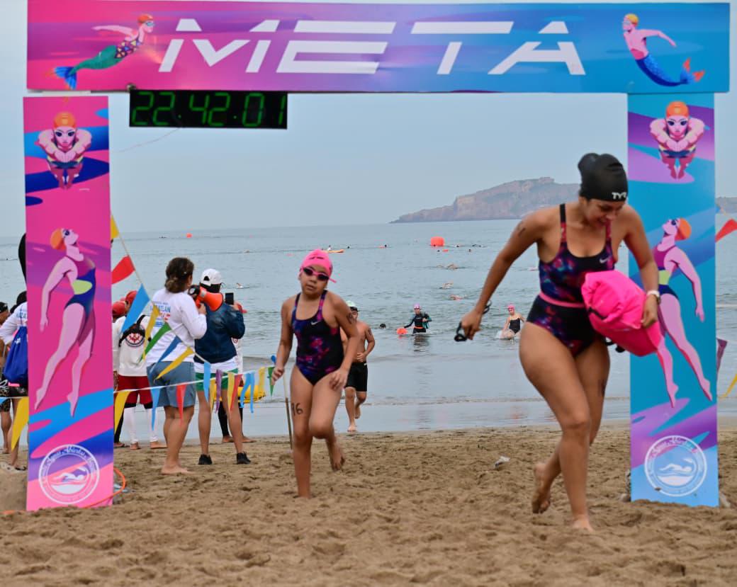 $!Más de 200 nadadores participan en la segunda puntuable de aguas abiertas en Mazatlán