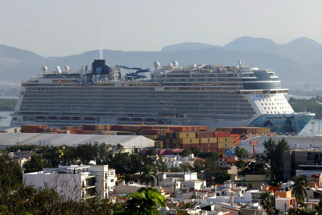 $!Llega a Mazatlán el crucero Norwegian Bliss con casi 3 mil 800 pasajeros