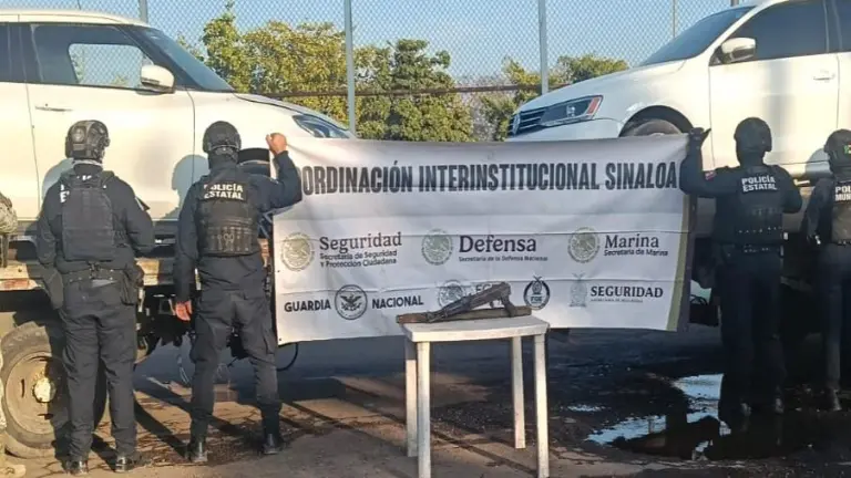 Vehículos con reporte de robo y material químico fueron asegurados durante operativos de seguridad en Sinaloa.