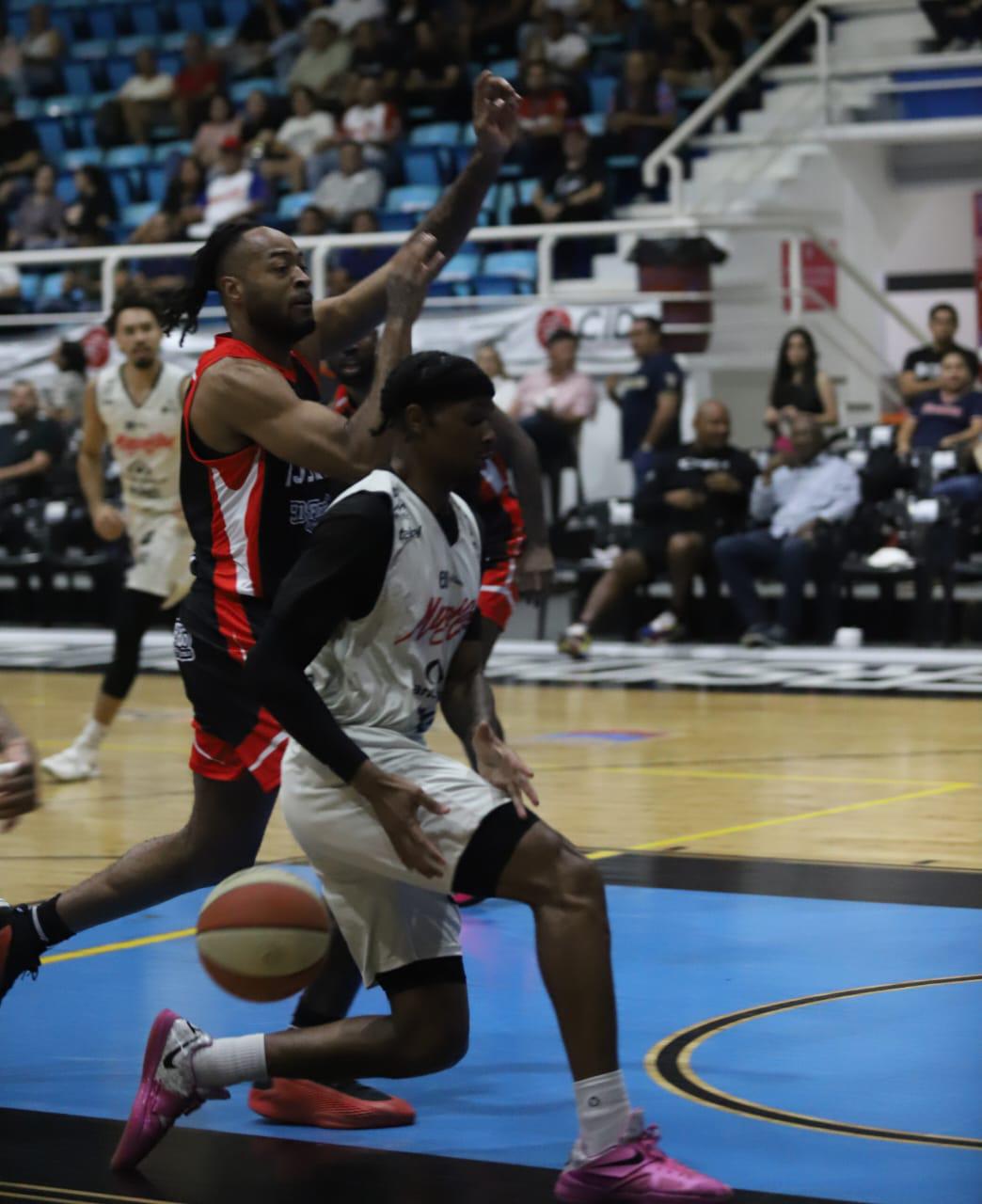 $!Reacción tardía al final es insuficiente para Venados Basketball