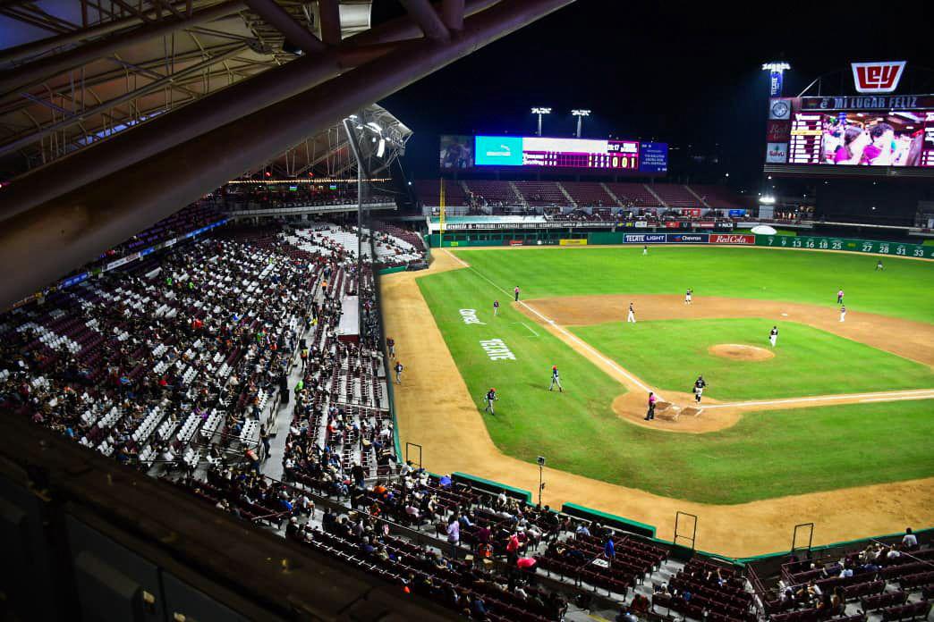 $!Tomateros luce en casa y se impone con autoridad a Venados en el Clásico Sinaloense