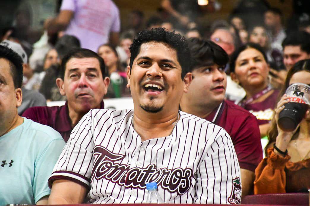 $!Tomateros luce en casa y se impone con autoridad a Venados en el Clásico Sinaloense