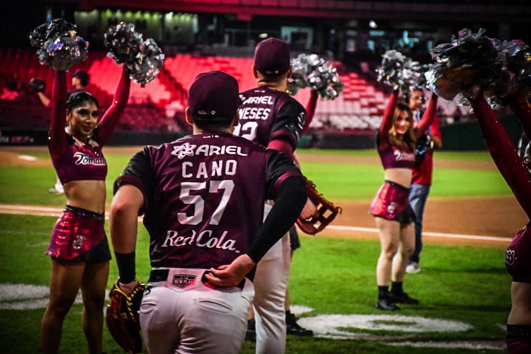 $!Tomateros luce en casa y se impone con autoridad a Venados en el Clásico Sinaloense
