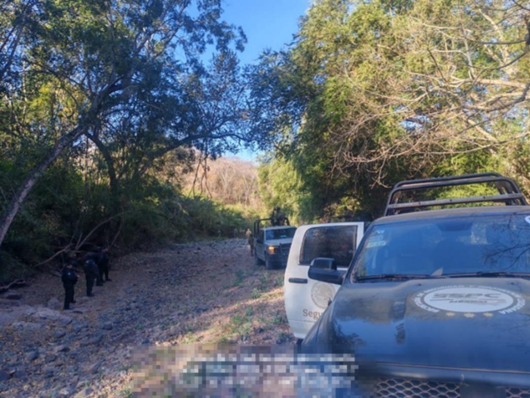 $!Marina realiza aseguramiento de vehículos, armamento y equipo táctico en Sinaloa