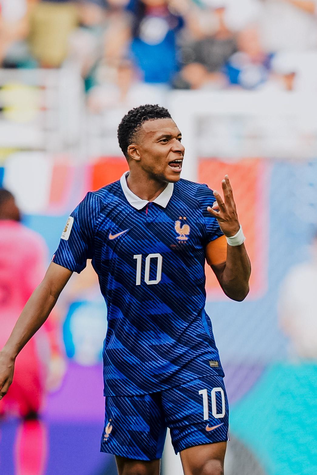 $!En feria de 10 goles, Inglaterra se impuso a Francia y logró el tercer lugar del Mundial 2026