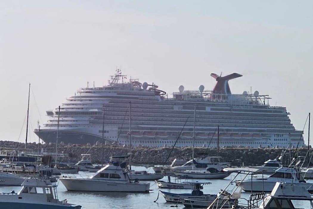 $!Recibe Mazatlán tres cruceros con más de 8 mil turistas