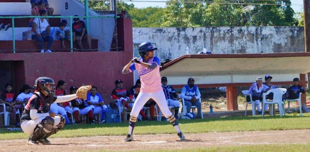 $!Invitan a integrarse a Escuela Municipal de Softbol Femenil de Escuinapa