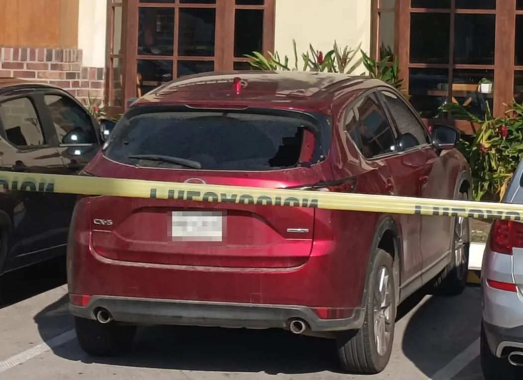 $!Reportan disparos y movilización policiaca en la Marina, en Mazatlán