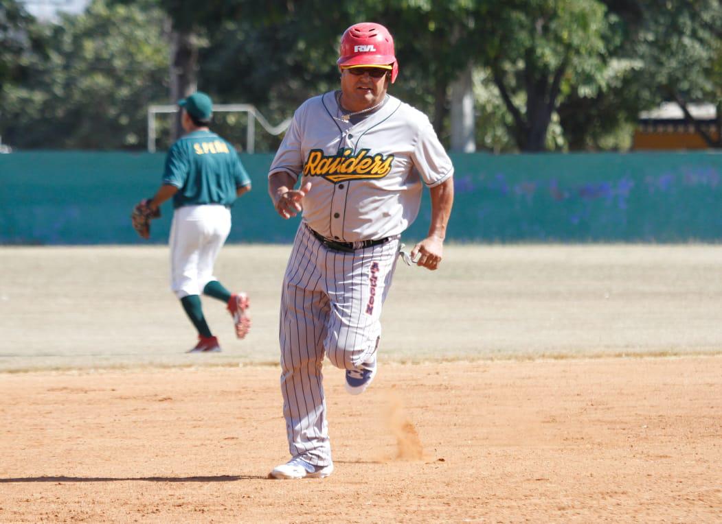 $!Recuerdan a Jesús Flores en partido amistoso de beisbol de ex Raiders