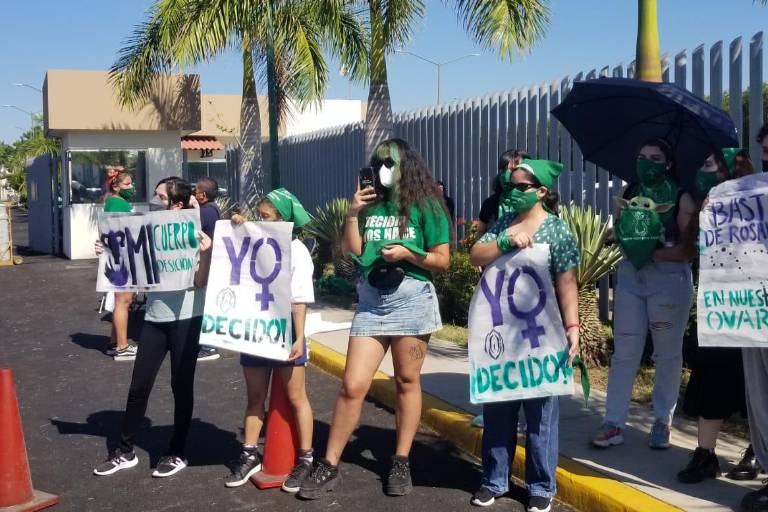 Feministas de nueva cuenta quedan a la espera del aborto legal; iniciativa pasará a la próxima legislatura