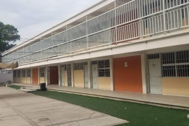 Maestros de escuelas privadas dicen sí al regreso presencial, mientras que del sector público piden que se extienda el plazo