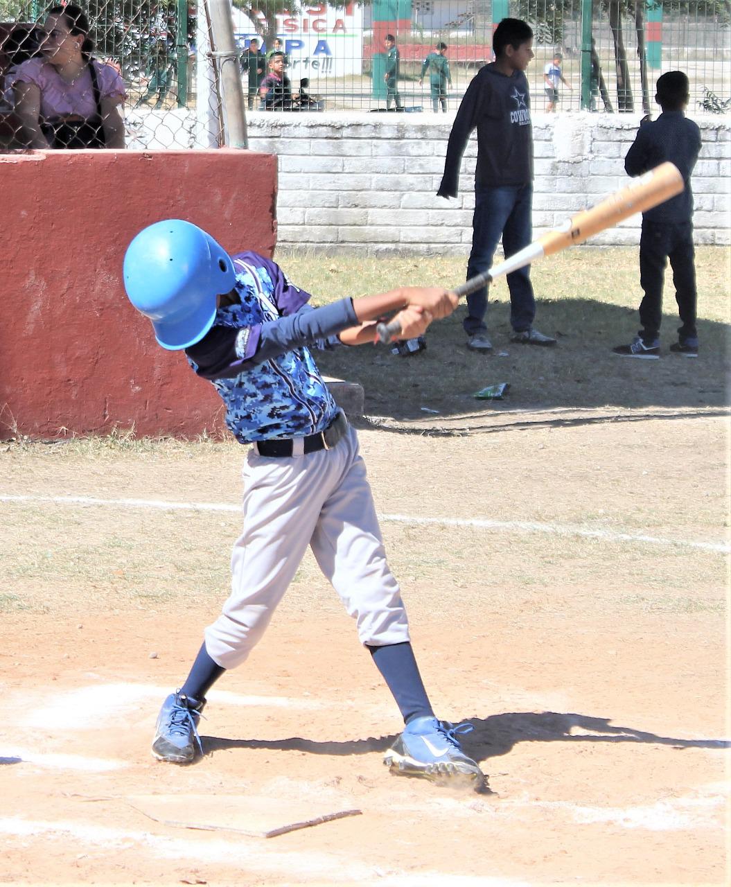 $!El Pozole deja en el terreno a Materiales Palomares en la Liga de Beisbol Infantil Mayor de Escuinapa