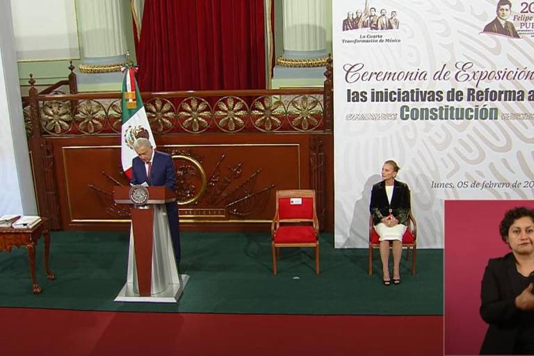 AMLO presenta ‘reformas para el pueblo’; son 20 e incluyen eliminar plurinominales y órganos autónomos