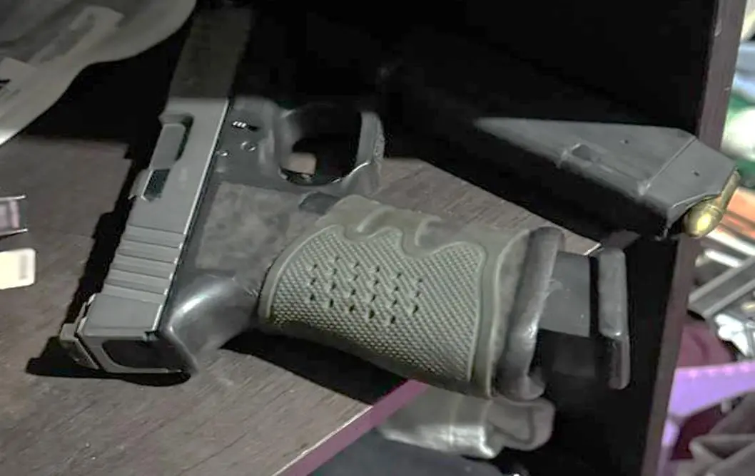 $!Detienen a 5 personas tras cateos en Culiacán y El Salado