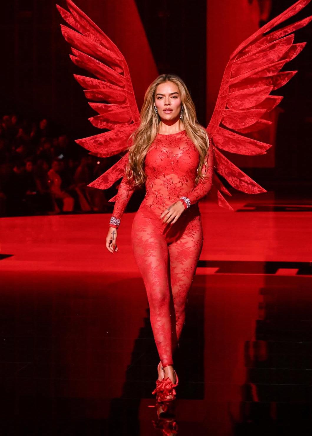 $!La colombiana pone el sabor latino al Fashion Show.