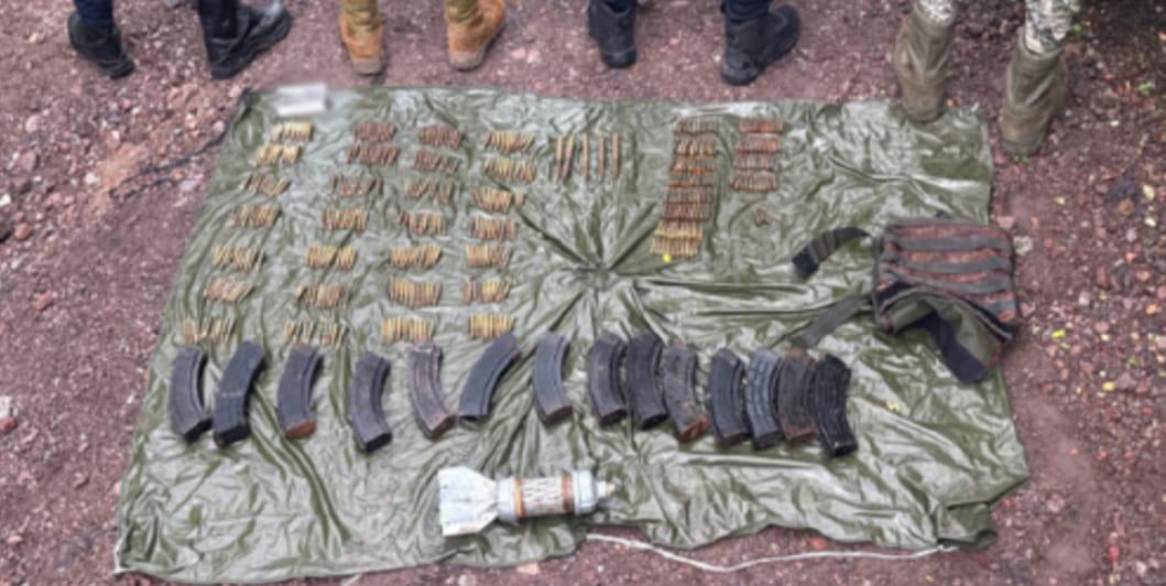 $!Ejército asegura fentanilo y cocaína en Huixiopa, Badiraguato