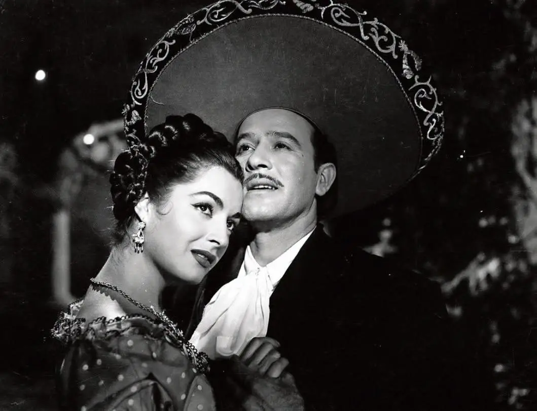 $!Con Pedro Infante filmó la película Cuidado con el Amor.
