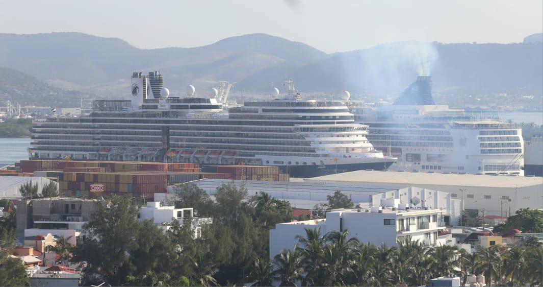 $!Arriban a Mazatlán el Nieuw Amsterdam y el Norwegian Jade