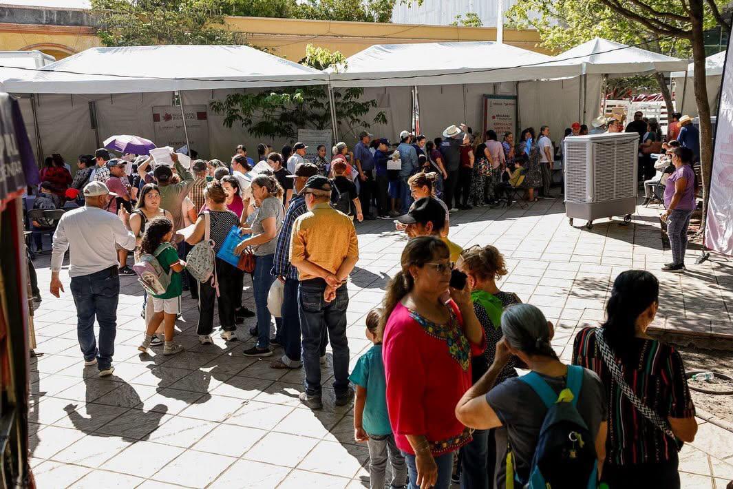 $!Cientos de ciudadanos aprovechan los servicios gratuitos de las Brigadas del Bienestar en Culiacán