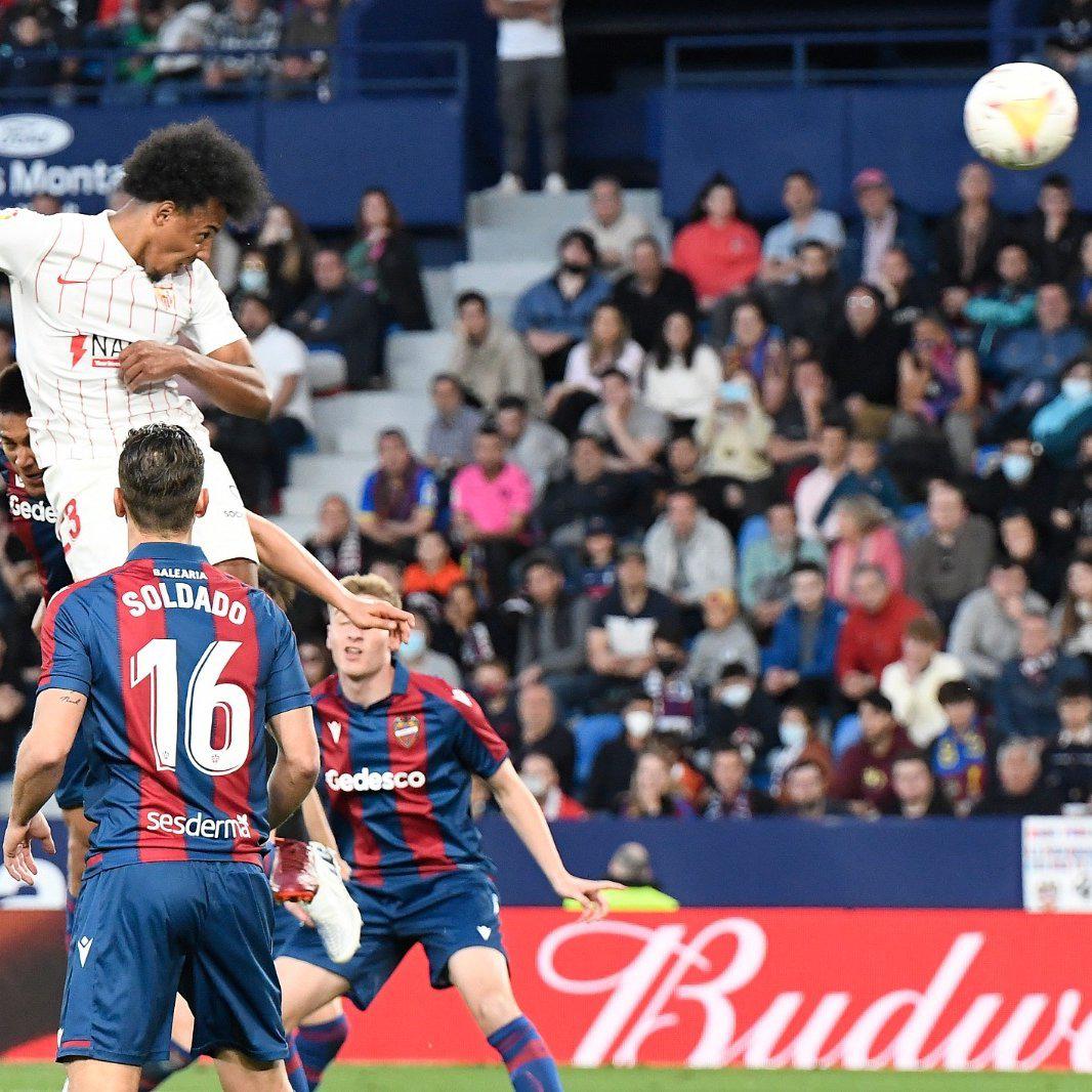 $!Tecatito Corona es el héroe del Sevilla con doblete