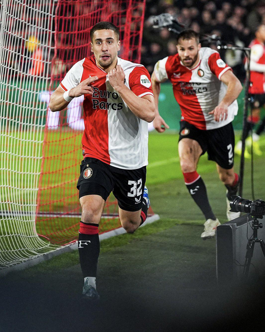 $!Feyenoord, sin Santi Giménez, pasa a la final de Copa