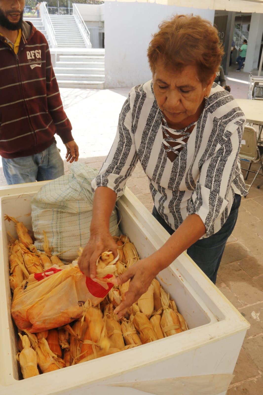 $!Los tamales barbones, rellenos de camarón.