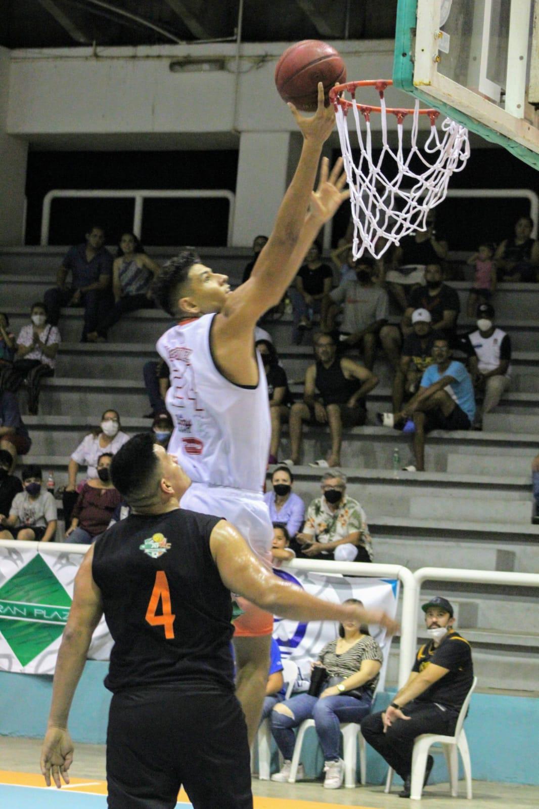 $!Delfines de Mazatlán despluma a Halcones de la UAL