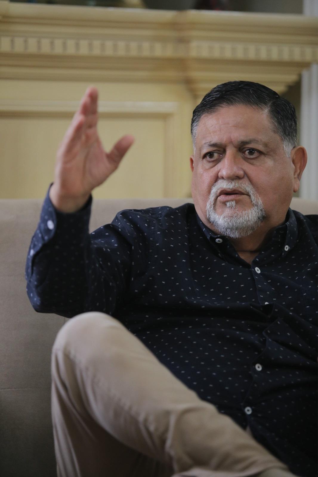 $!El Profe Daniel, 30 años de vocación docente dedicado a educar a la juventud