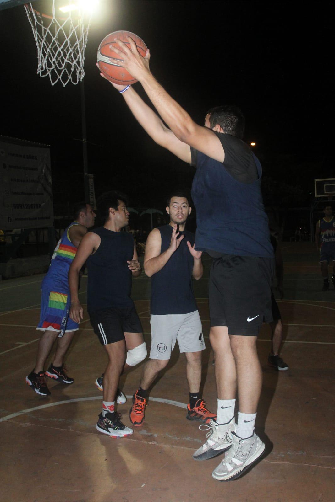 $!Restaurante El Velero domina compromiso en Baloncesto Casa Hogar